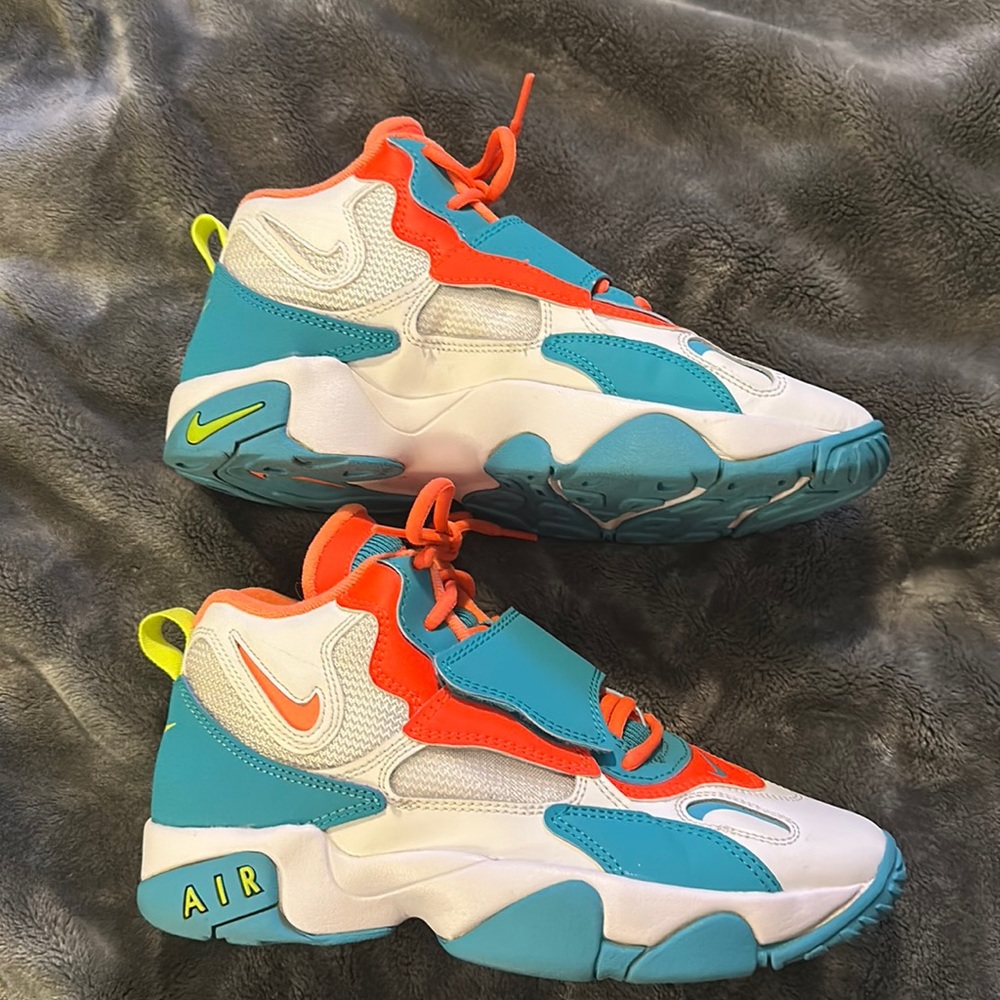 Nike air speed turf size 6.5Y Big boys NWOB